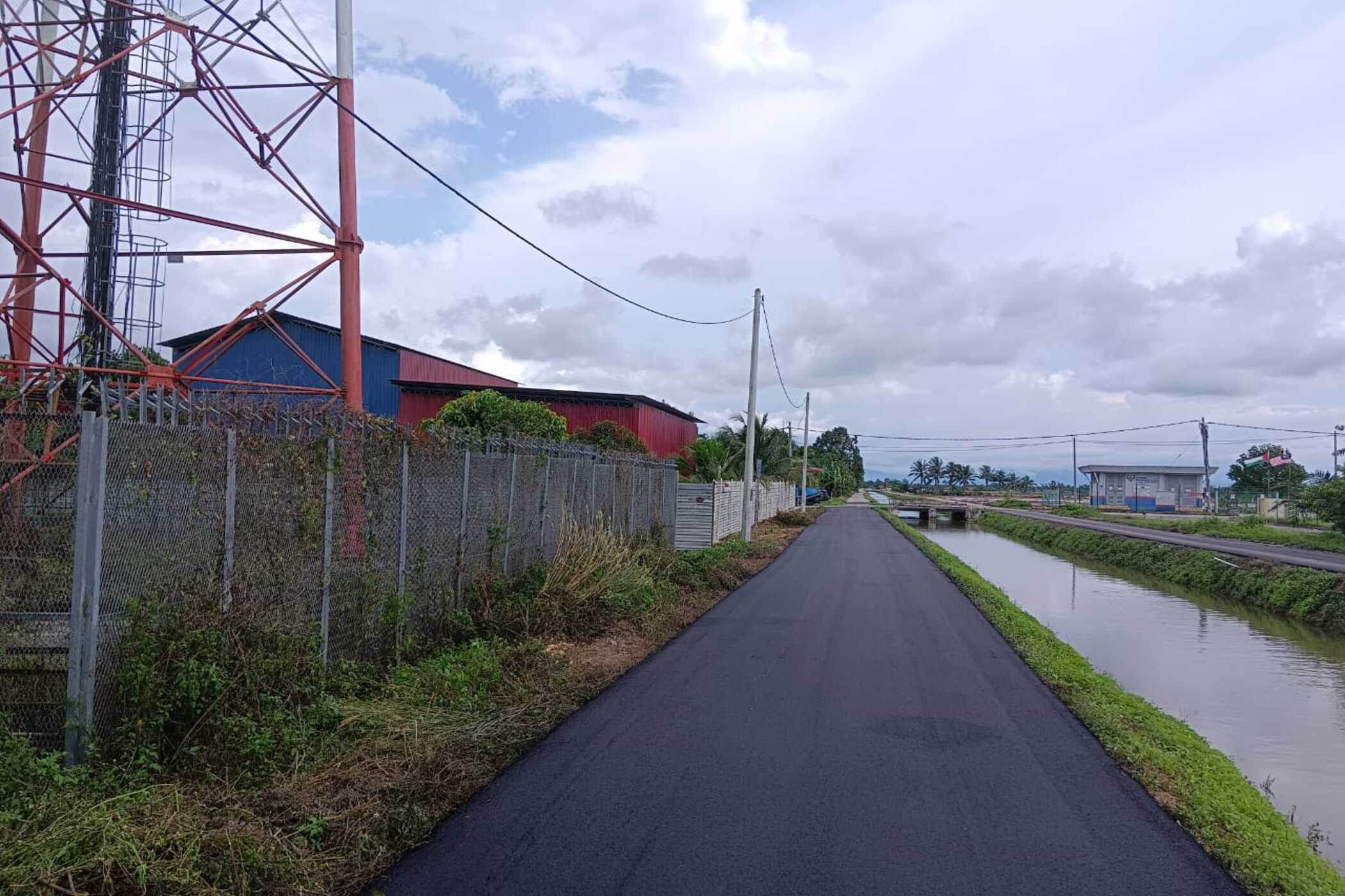 MENURAP JALAN DI TAMAN SERAI PERMAI 2